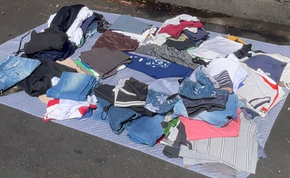 Bazar solidário da IPa — calçados e roupas à disposição da comunidade